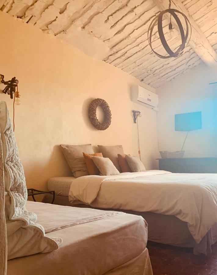 Le Vieux Portail Bed and Breakfast Saint-Saturnin-d'Apt Exteriör bild