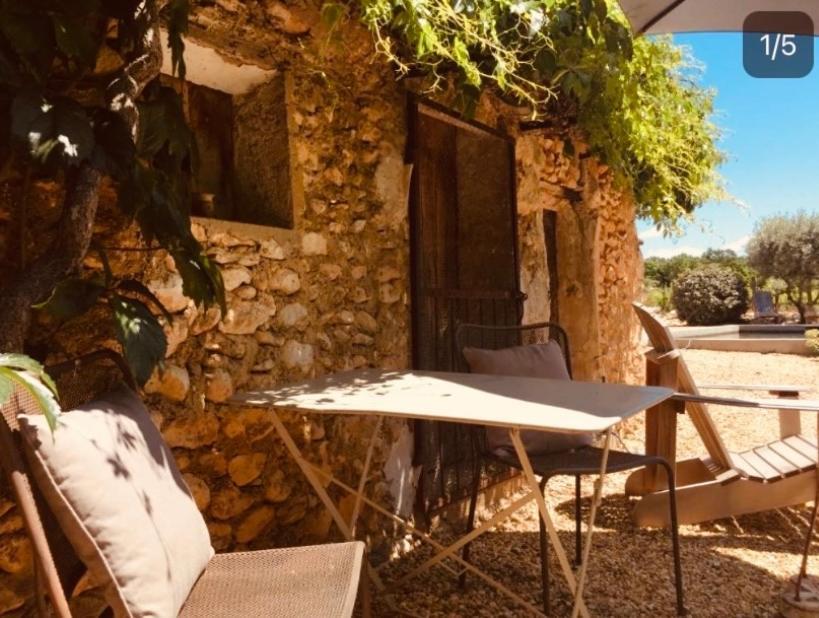 Le Vieux Portail Bed and Breakfast Saint-Saturnin-d'Apt Exteriör bild
