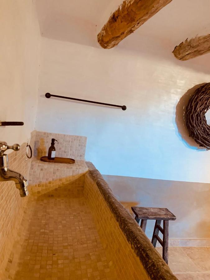 Le Vieux Portail Bed and Breakfast Saint-Saturnin-d'Apt Exteriör bild
