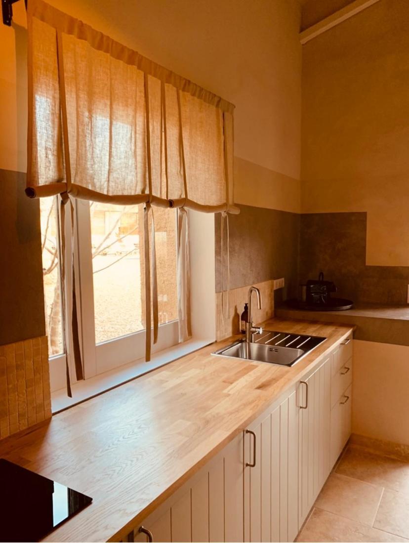 Le Vieux Portail Bed and Breakfast Saint-Saturnin-d'Apt Exteriör bild
