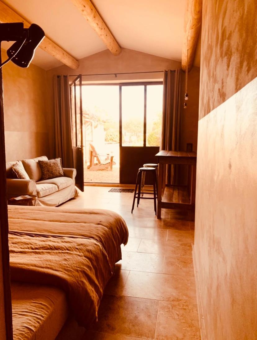 Le Vieux Portail Bed and Breakfast Saint-Saturnin-d'Apt Exteriör bild