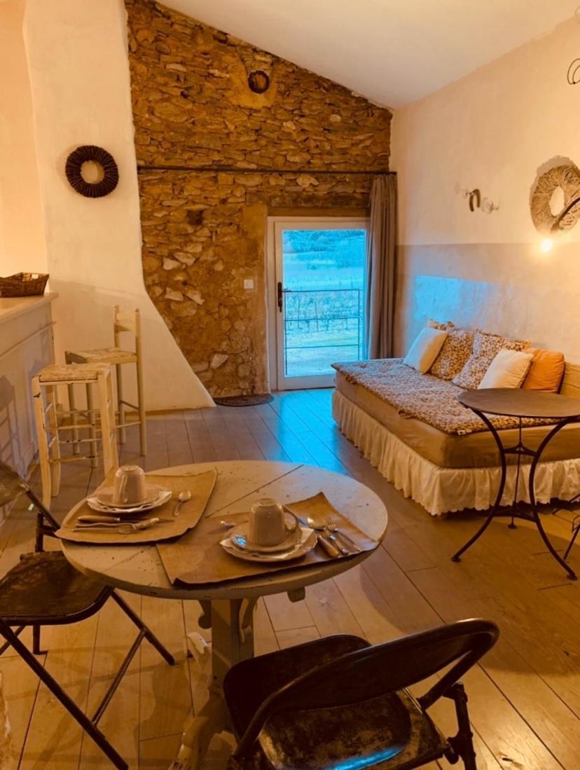 Le Vieux Portail Bed and Breakfast Saint-Saturnin-d'Apt Exteriör bild